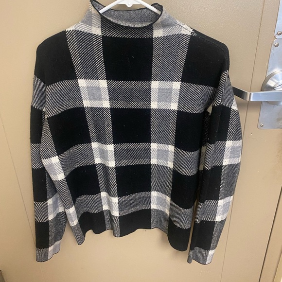 Max Studio Black & White Plaid Fleece Mock Turtle Sweater Women's Size Medium - Picture 2 of 6